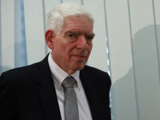 Flugblatt-Vorwürfe: Aiwanger und Schuster wollen sich treffen