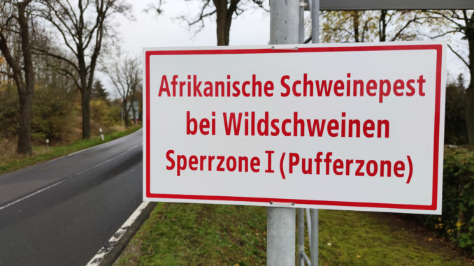 Warnschild Afrikanische Schweinepest (Archiv) (über dts Nachrichtenagentur)