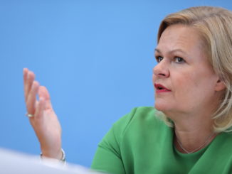 Faeser verteidigt Abberufung Schönbohms