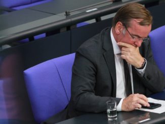 Union wirft Pistorius Versäumnisse bei Bundeswehr-Funkgeräten vor