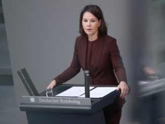 Bundestag streitet über China – Baerbock will mehr Unabhängigkeit