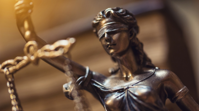 Justiz (über cozmo news)