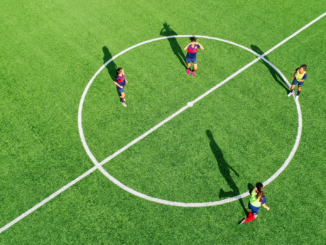 Fußball: Zwei Welten in einem Sport