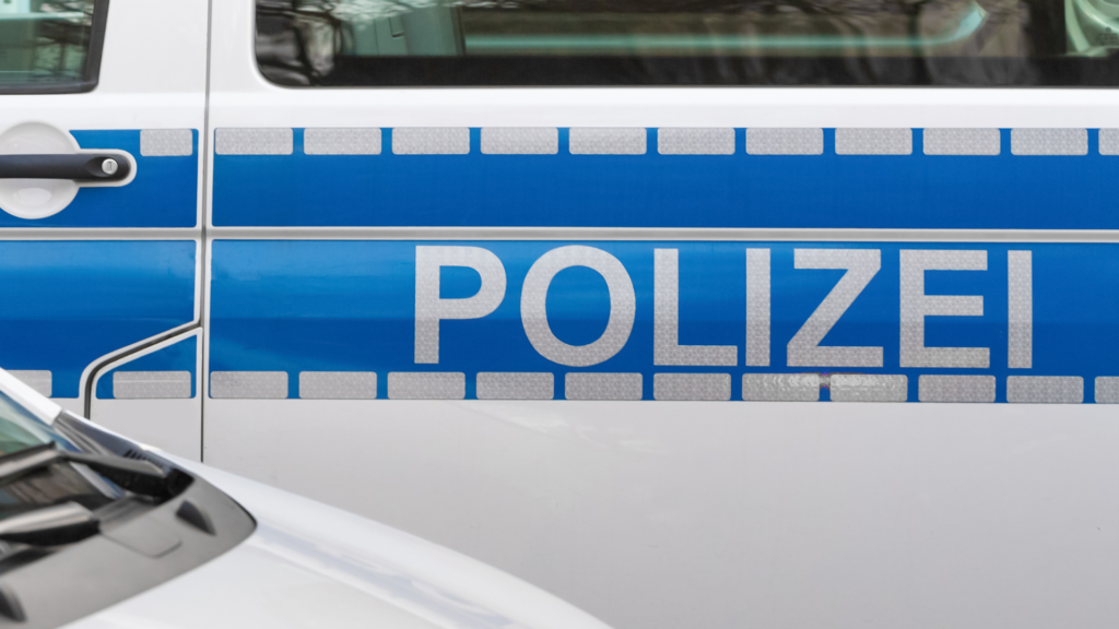 Polizei (über cozmo news)