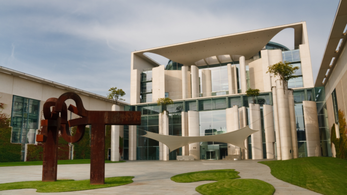 Bundeskanzleramt (über cozmo news)