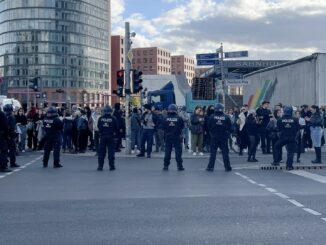 Festnahmen bei Gegendemo zu Israel-Solidaritätskundgebung