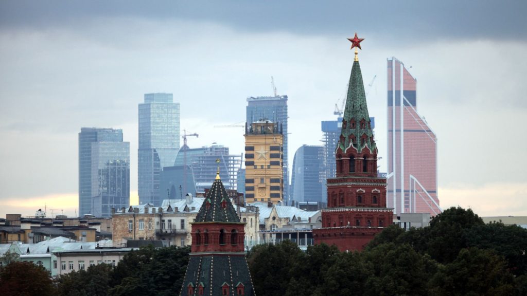 Turm des Kreml in Moskau mit dem Moskauer Bankenviertel im Hintergrund (Archiv) (über dts Nachrichtenagentur)