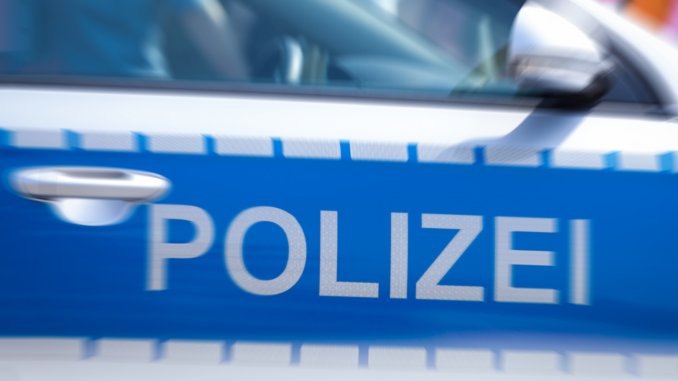 Polizei (über cozmo news)