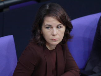 Baerbock sieht Zwei-Staaten-Lösung „in maximal weiter Ferne“