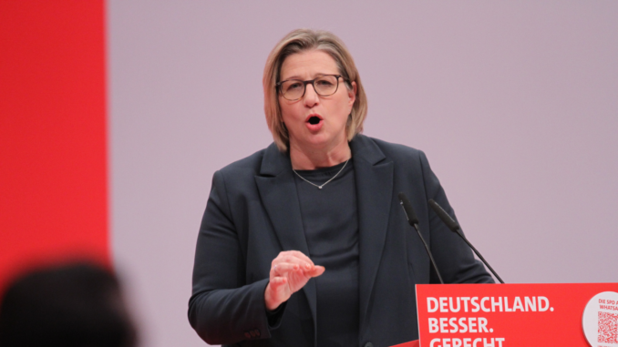 Anke Rehlinger beim SPD-Parteitag im Dezember 2023 (über dts Nachrichtenagentur)