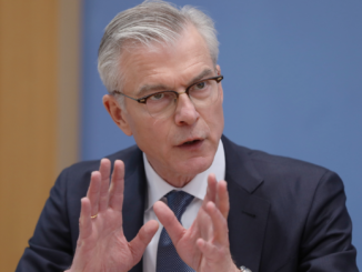 Wirtschaftsweiser für weniger Verbeamtungen