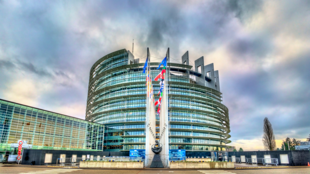 Europäisches Parlament in Straßburg (über cozmo news)