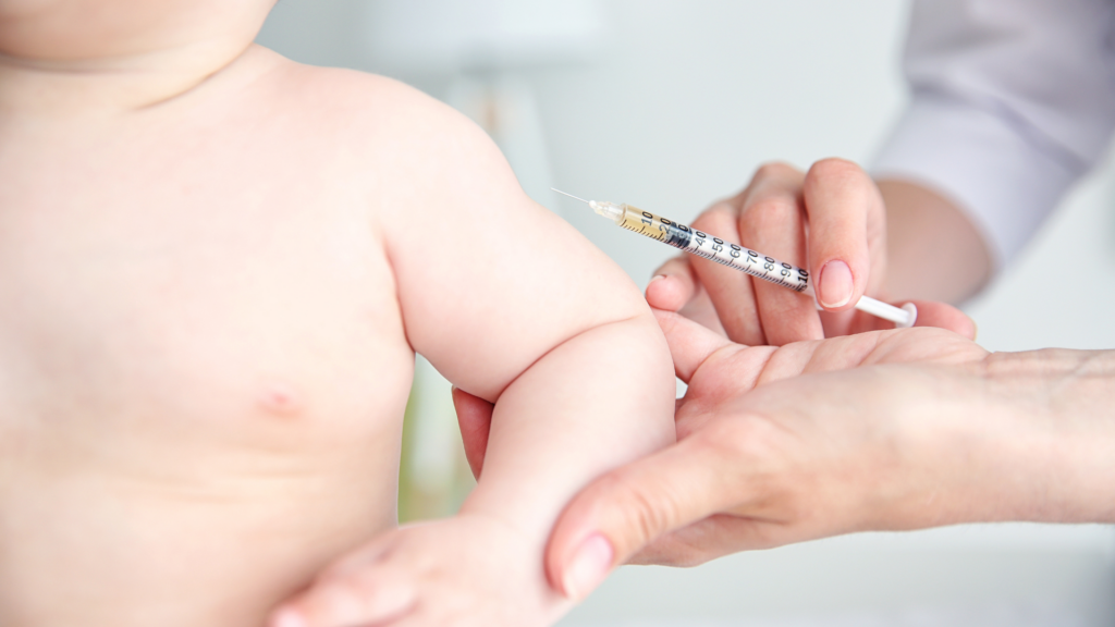 Impfung eines Kindes (über cozmo news)