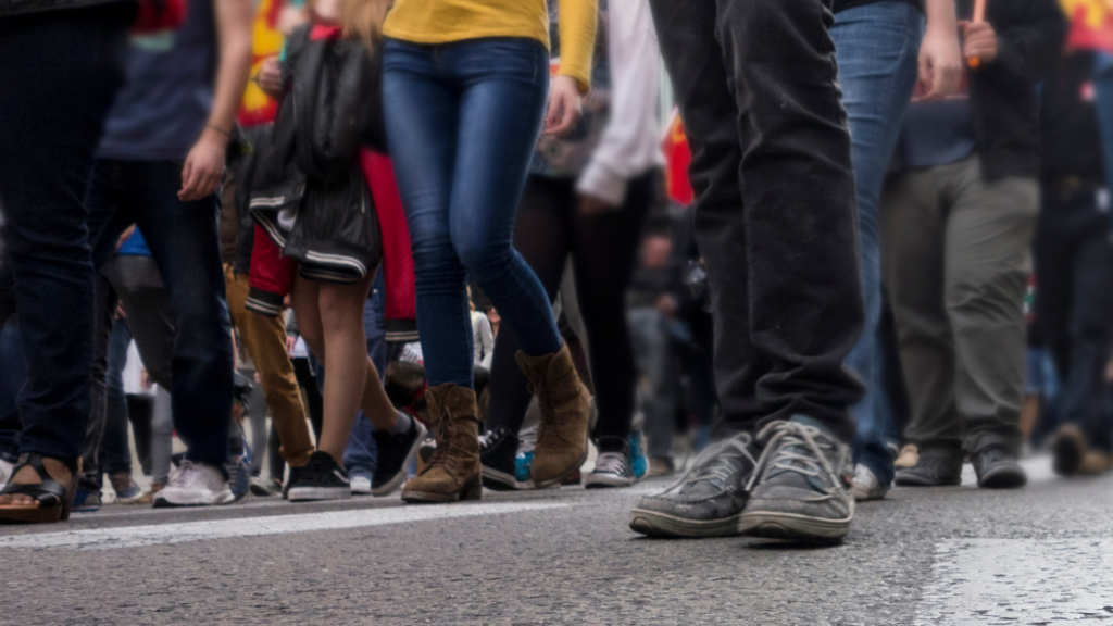 Berliner Forscher Ullrich sieht Ausweitung und Stabilisierung der Proteste gegen Rechts