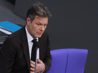 Habeck lobt Fortschritte beim Ausbau erneuerbarer Energien