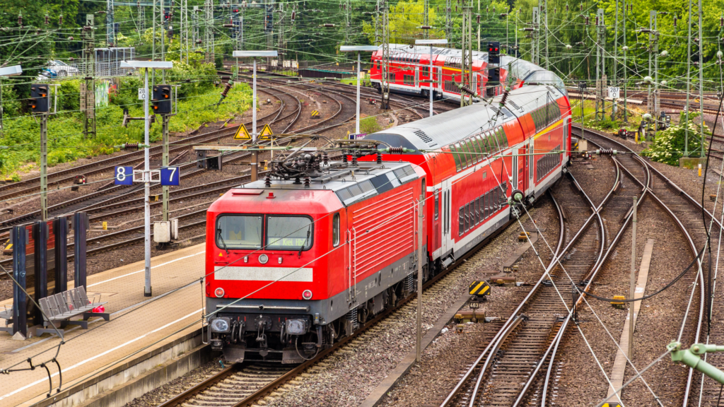 Regionalexpress der Deutschen Bahn (über cozmo news)