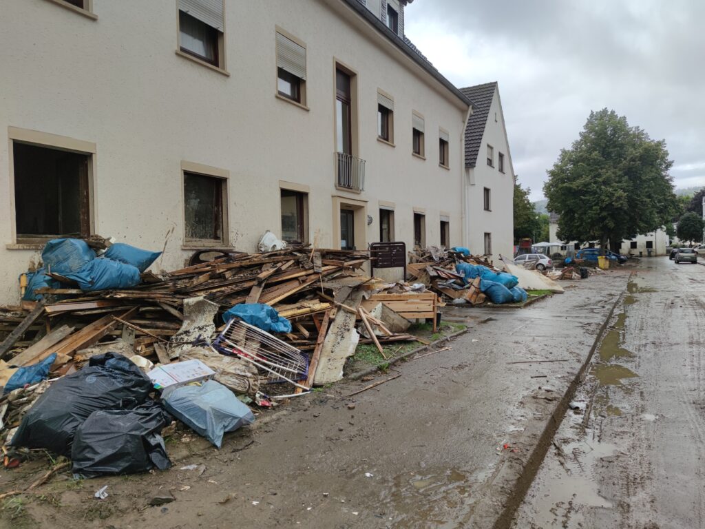 Hochwasserkatastrophe im Ahrtal: Stau bei Auszahlung von Fluthilfen