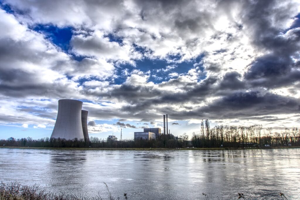 Atomkraftwerk (über cozmo news)