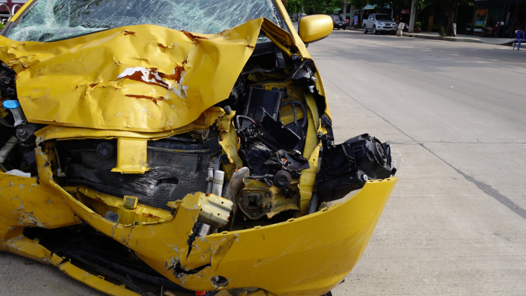 Schwerer Verkehrsunfall (über cozmo news/Symbolbild)