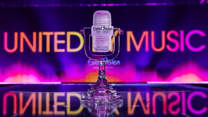 ESC-Trophäe (über Corinne Cumming/EBU)