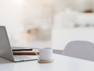 Homeoffice 2023 ähnlich weit verbreitet wie im Vorjahr, wird jedoch an weniger Tagen genutzt