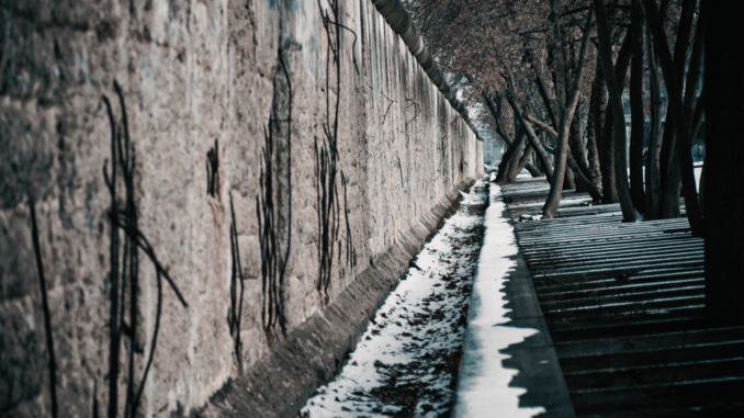 Berliner Mauer (über subman)