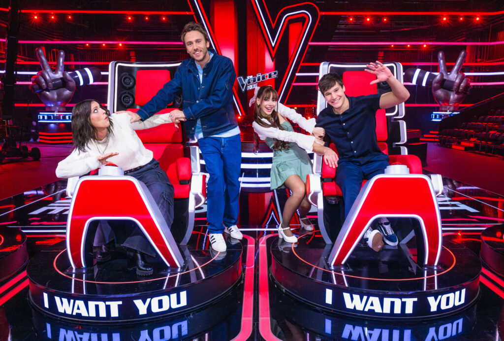 Neue Regel bei „The Voice Kids“: Ayliva, Wincent Weiss, Stefanie Kloß und Clueso können sich nun gegenseitig ausbuzzern Neue Regel bei „The Voice Kids“: Ayliva, Wincent Weiss, Stefanie Kloß und Clueso können sich nun gegenseitig ausbuzzern