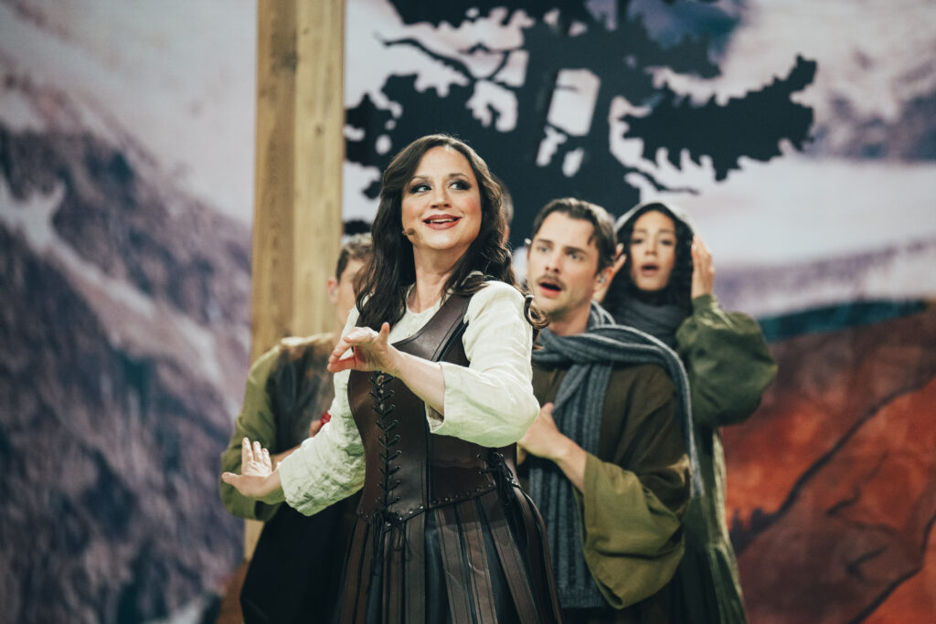 Eurovision-Halbfinale 2025: Petra Mede überrascht als Wilhelm Tell – Ein legendärer ESC-Moment