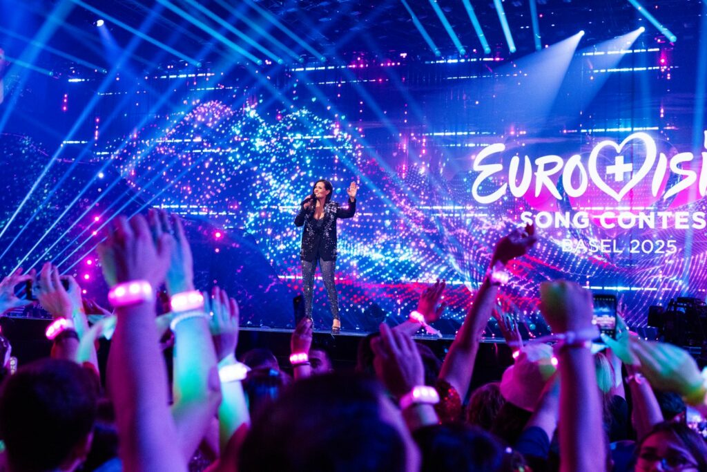 Sandra Studer beendet das zweite ESC-Halbfinale mit einer Gänsehaut-Performance von „Insieme“ Sandra Studer beendet das zweite ESC-Halbfinale mit einer Gänsehaut-Performance von „Insieme“