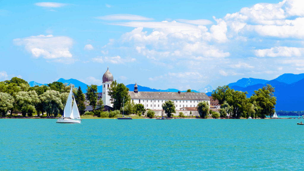 Frühlingserwachen in Bayern: Mit dem Fahrrad entspannt rund um den Chiemsee Frühlingserwachen in Bayern: Mit dem Fahrrad entspannt rund um den Chiemsee