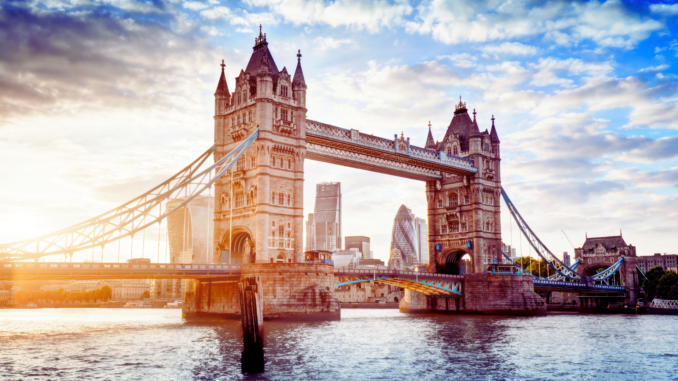 Tower Bridge (über Michal Collection)