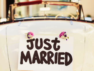 Just Married – aber rechtskonform! Was beim Hochzeitsauto erlaubt ist – und was teuer werden kann