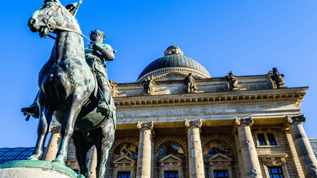 Freistaat Bayern blamiert sich: Kinderstartgeld-PR-Trick beraubt arme Familien! Freistaat Bayern blamiert sich: Kinderstartgeld-PR-Trick beraubt arme Familien!