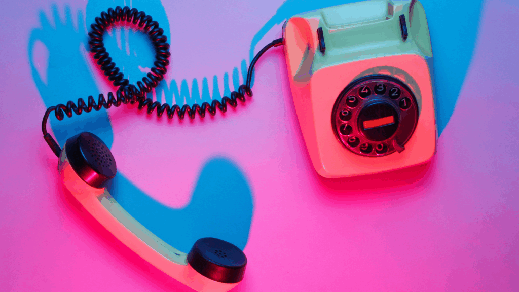 Abhören, belästigen, betrügen: Der laxe Umgang mit Telefonbetrug