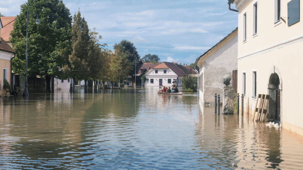 Wenn das Wasser kommt – So schützt du Haus und Hab und Gut vor Überschwemmungen