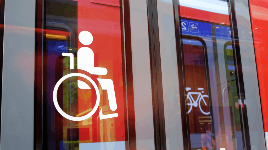 Barrierefrei durch Europa: Was Menschen mit Behinderung beim Bahnfahren wissen müssen