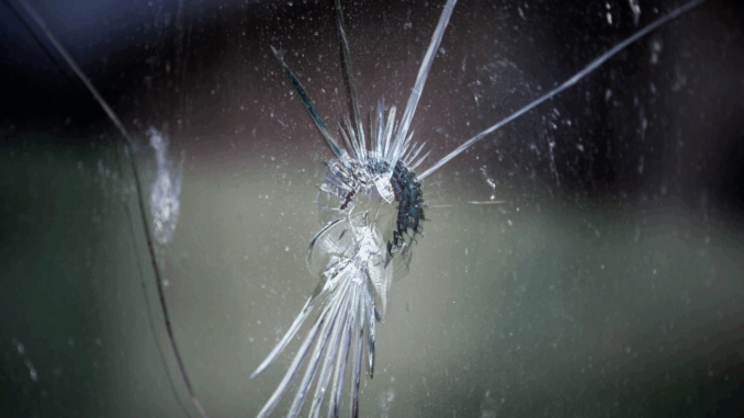 Glasschaden (über ilbusca)