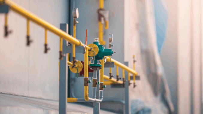 Gas-Pipeline (über Akacin Phonsawat)