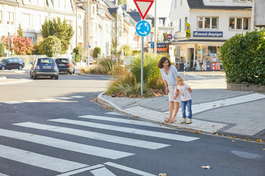 „Jede Woche stirbt ein Kind im Straßenverkehr“ – Verkehrswacht fordert mehr Mobilitätserziehung „Jede Woche stirbt ein Kind im Straßenverkehr“ – Verkehrswacht fordert mehr Mobilitätserziehung