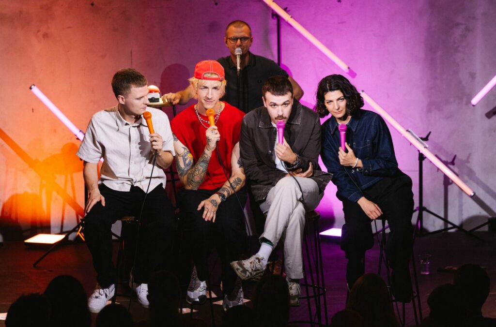 „Falsch, aber anders lustig“: Comedy-Format geht in Staffel 2 „Falsch, aber anders lustig“: Comedy-Format geht in Staffel 2