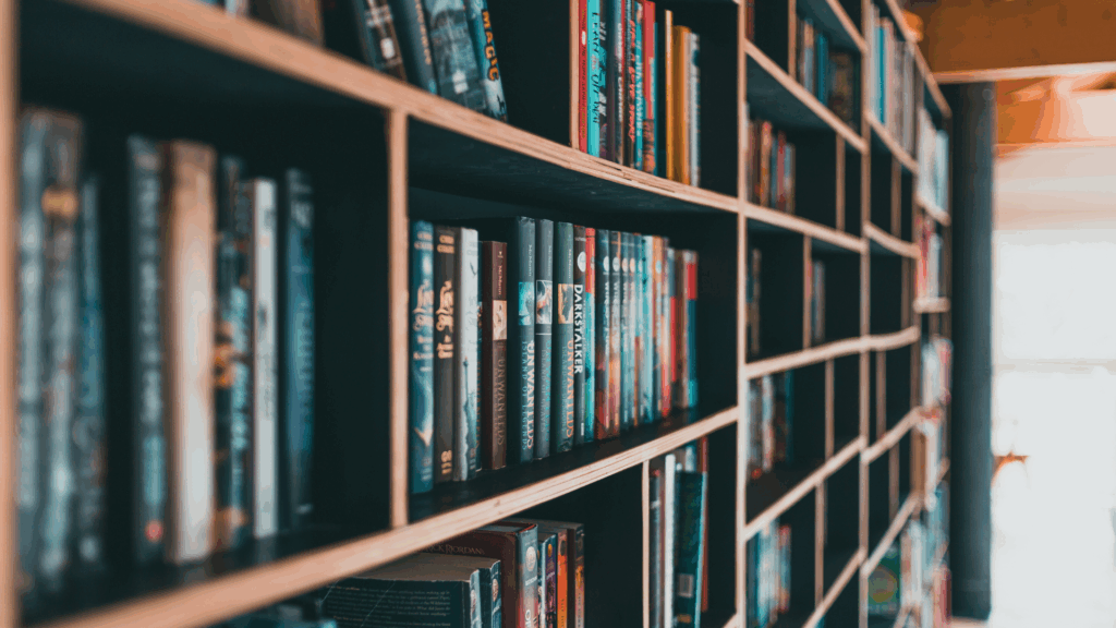 Zahl der Buchhandlungen sinkt auf Rekordtief – dennoch wächst der Umsatz Zahl der Buchhandlungen sinkt auf Rekordtief – dennoch wächst der Umsatz