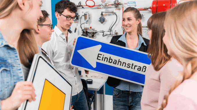 Theorie in der Fahrschule (über Kzenon)