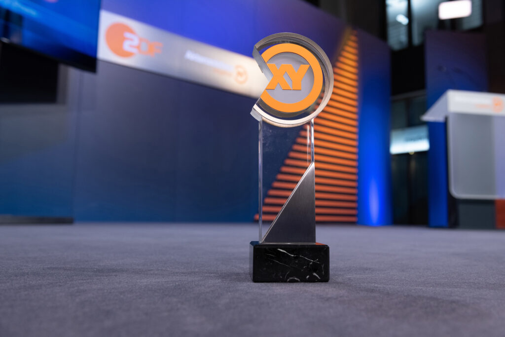 XY-Preis 2025: Drei Freunde, eine Pflegerin, ein Elektriker – wenn Zivilcourage Leben rettet XY-Preis 2025: Drei Freunde, eine Pflegerin, ein Elektriker – wenn Zivilcourage Leben rettet