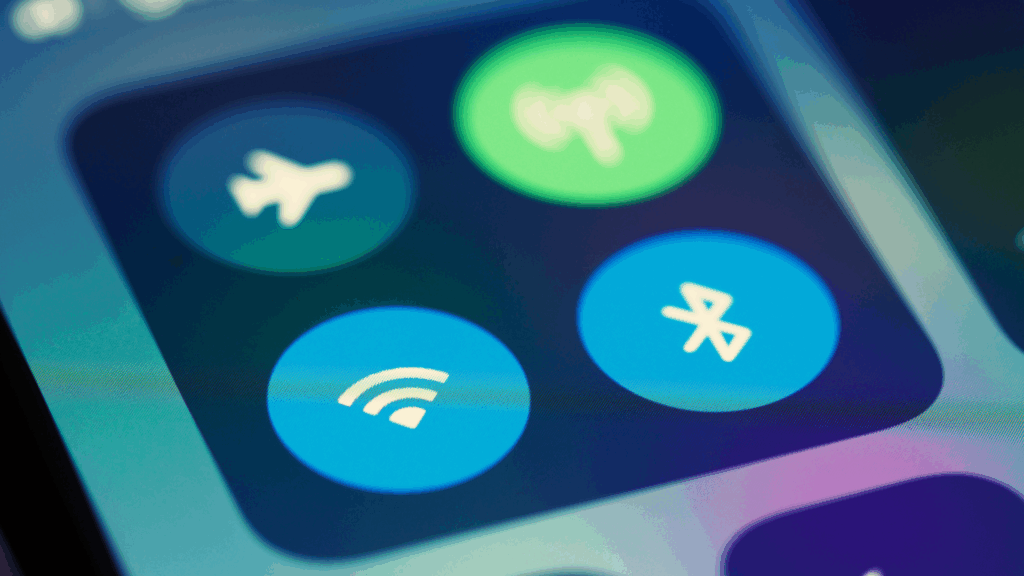 Öffentliches WLAN auf Reisen: Bequem, aber riskant