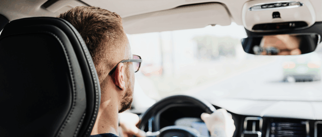 „Günstiger Führerschein“ verfehlt Wirkung: Fahrschulen melden massive Einbrüche