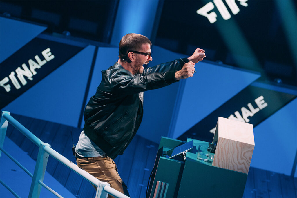 Traumschiff versenkt: Joko Winterscheidt holt sich Show zurück