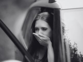 Reise mit Kindern: Was gegen Reiseübelkeit im Auto wirklich hilft