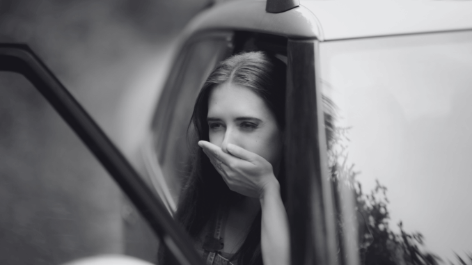 Reise mit Kindern: Was gegen Reiseübelkeit im Auto wirklich hilft