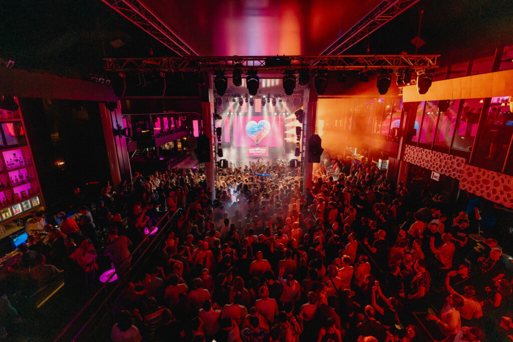 ESC-Donnerstag in Wien: Sarah Engels im Museum, Folk-Frühschoppen und Euro-Karneval im Prater