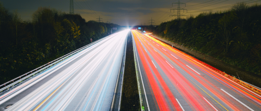 Stau auf der Autobahn: Diese Regeln sollten Autofahrer unbedingt kennen